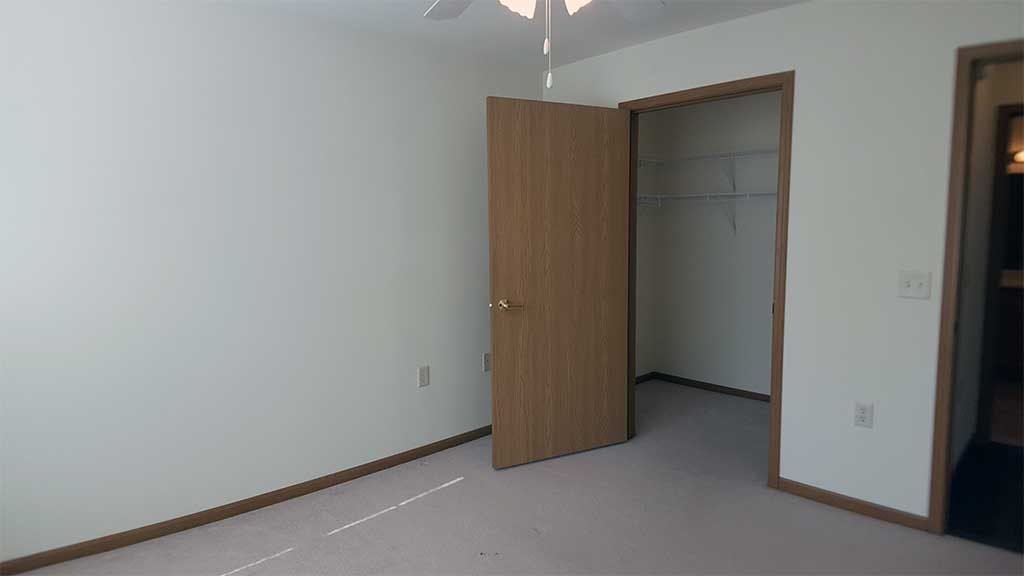 Waupaca - Fox Fire SV bedroom 1 closet split floor plan