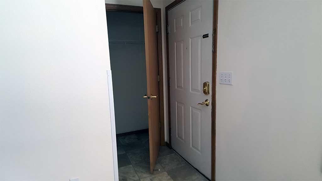 Westfield entry interior view with closet 3 bedroom side