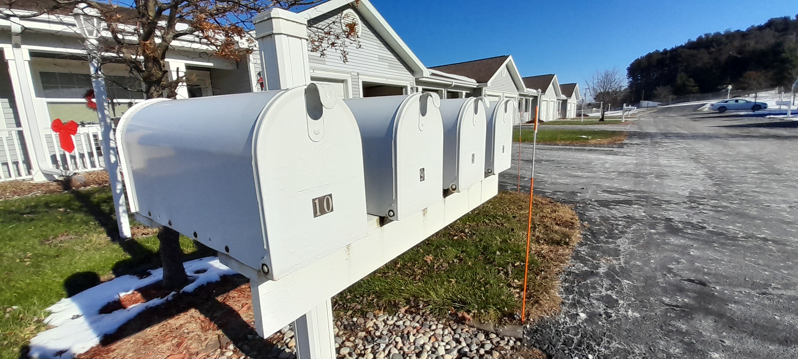 Iola SV traditional style mailboxes